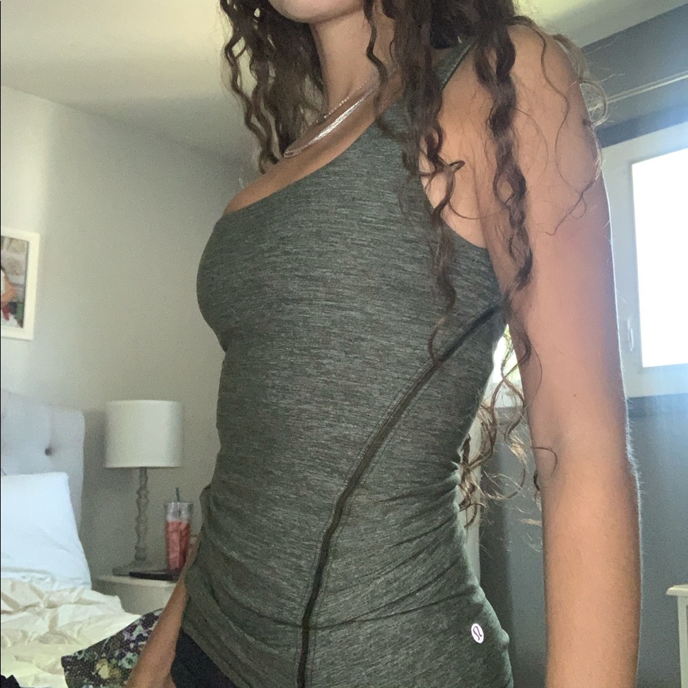 Lululemon active top